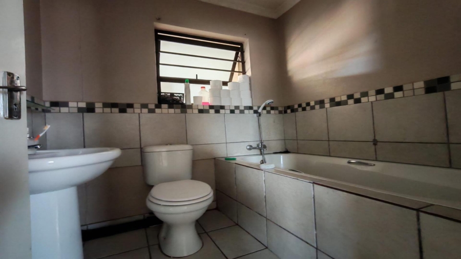3 Bedroom Property for Sale in Heidedal Free State